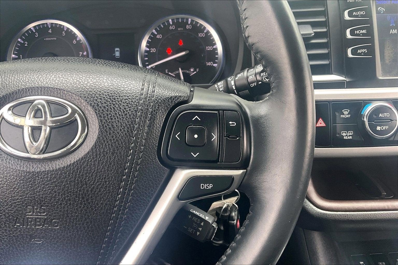 2016 Toyota Highlander LE Plus V6