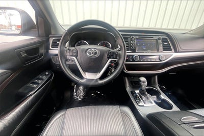 2016 Toyota Highlander LE Plus V6