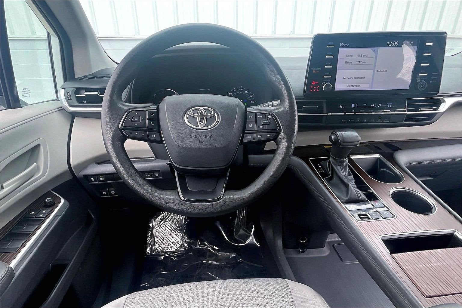 2023 Toyota Sienna LE