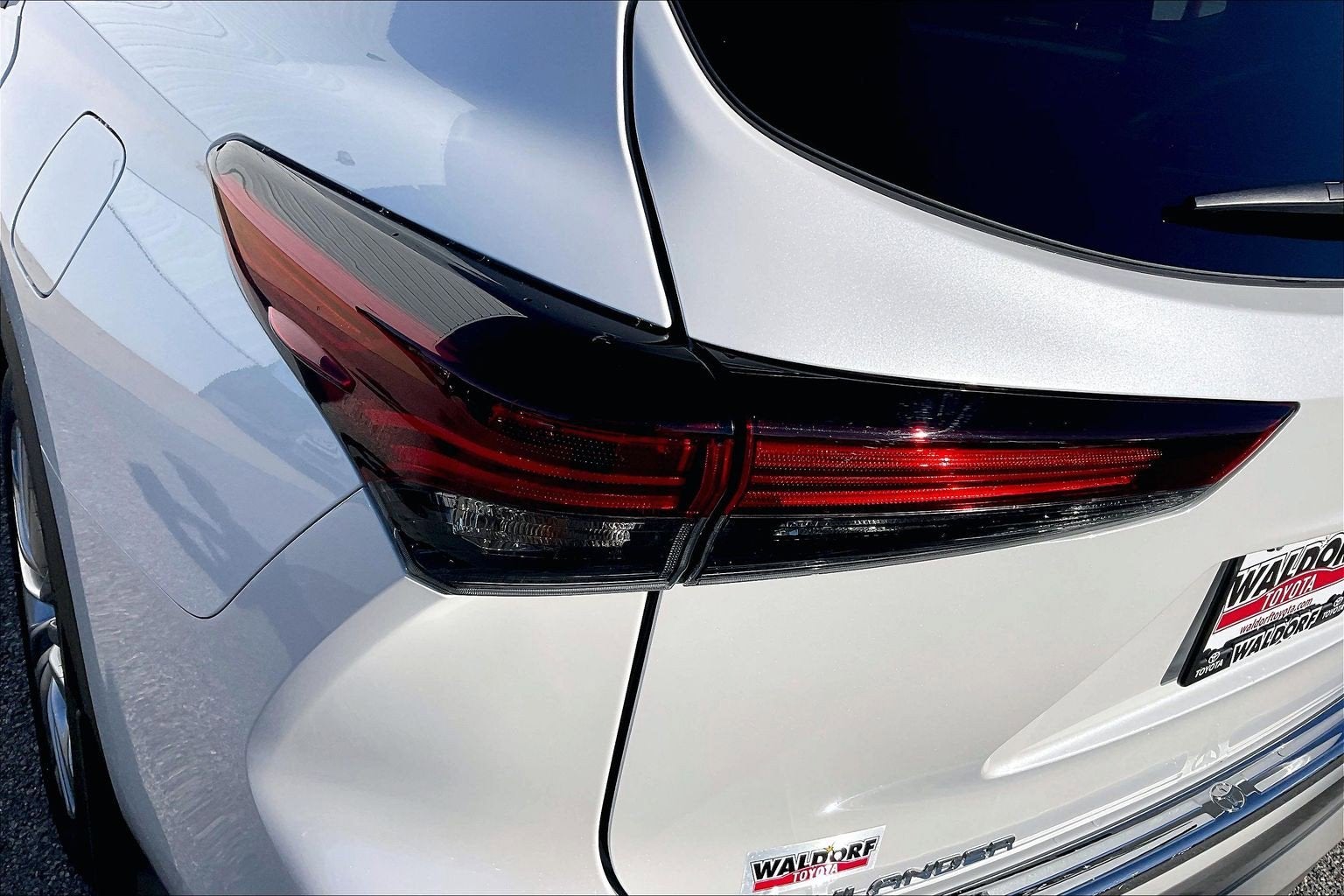 2024 Toyota Highlander Hybrid Platinum