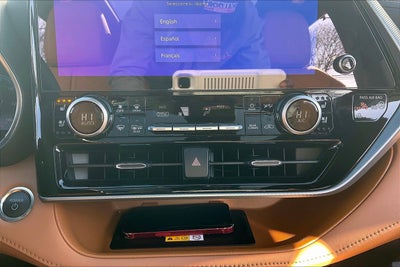 2024 Toyota Highlander Hybrid Platinum