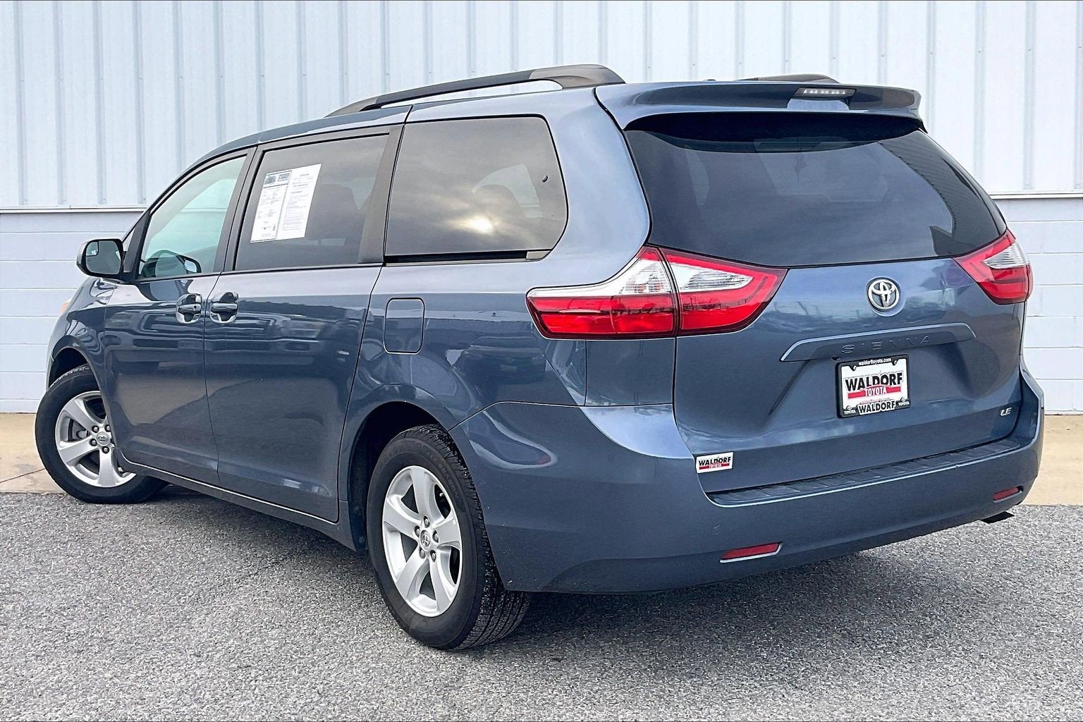 2017 Toyota Sienna LE
