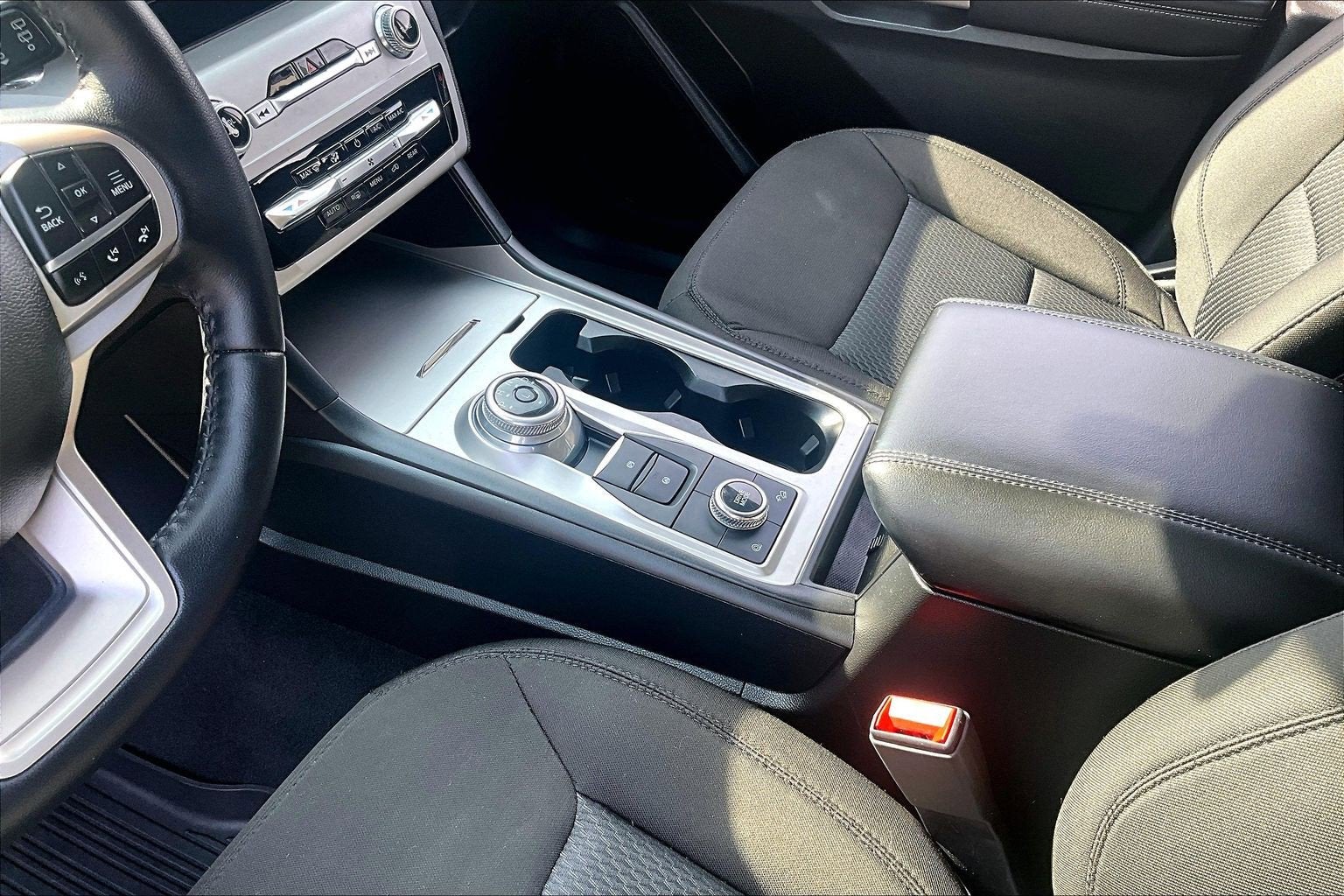 2022 Ford Explorer XLT 4WD WITH FACTORY TOW PKG