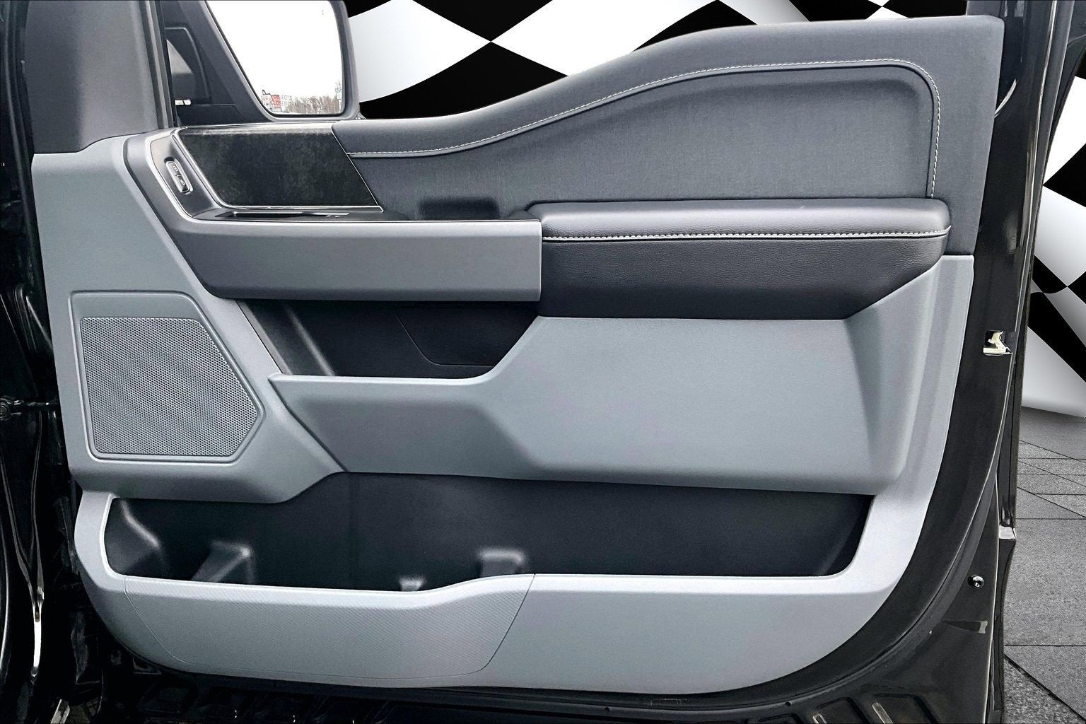 2025 Ford F-150 Lightning XLT PRO POWER